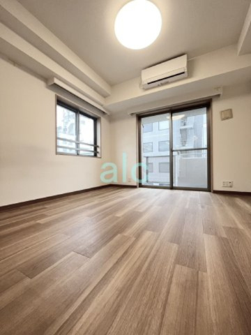新宿区新宿５丁目の賃貸マンションの居間・リビング|別部屋・参考写真