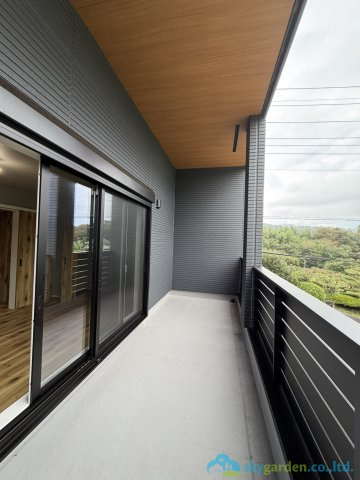 厚木市上荻野　新築戸建　全1棟1号棟のバルコニー