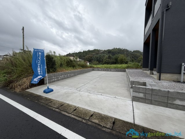 厚木市上荻野　新築戸建　全1棟1号棟の駐車場