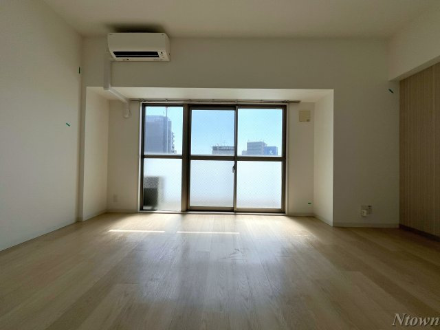 【居間・リビング】 | スプリームヒルズ鶴舞 | こちらのリビングで趣味の時間をお楽しみください