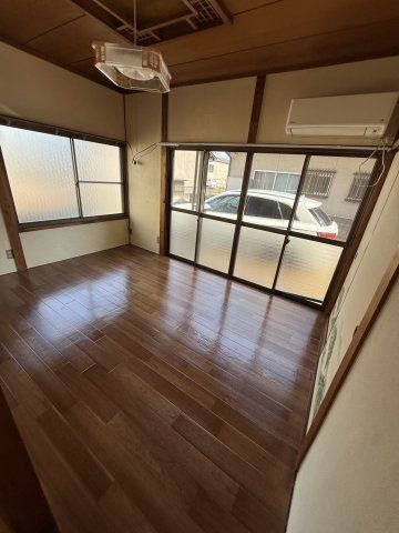 南畝　賃貸戸建の居間・リビング