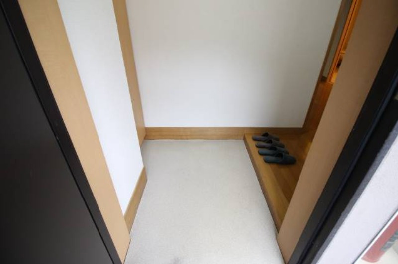 第２岸本マンションの玄関