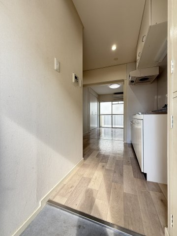 美里マンションの玄関
