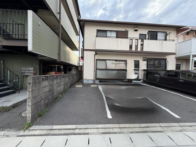 青江4丁目戸建　の駐車場