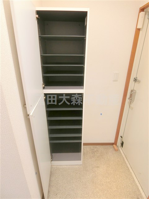 ウイングピア美園の収納|玄関収納　シューズBOX