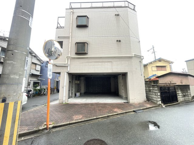 寝屋川市池田旭町の店舗事務所の外観