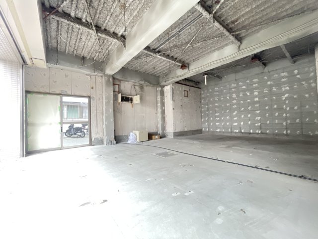寝屋川市池田旭町の店舗事務所の内装