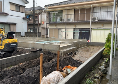 【外観】 | 御園新築戸建 | 現在は更地となっています。現地をご見学に行く際は、道路の幅や周辺の交通量、施設などをご確認頂くことをおすすめします！ある程度イメージをつけたいという場合は、同売主の施工事例や完成パースもお見せします。
