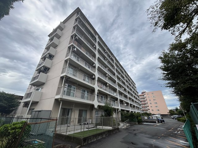 南林間ハイツの外観