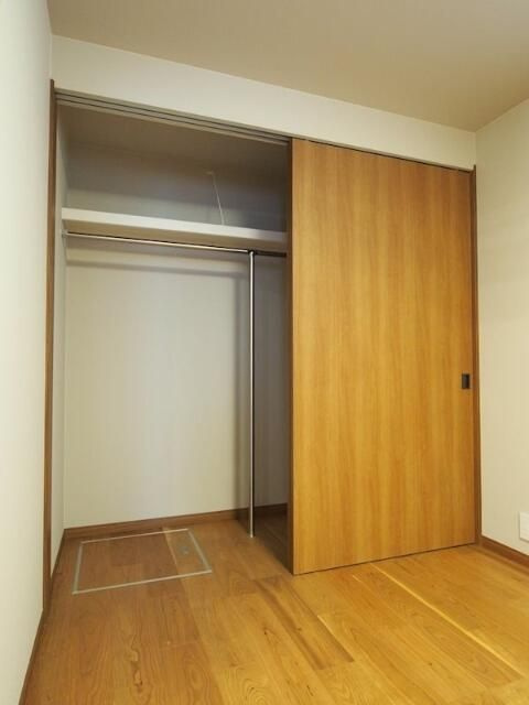 森田屋石亭　桐の収納