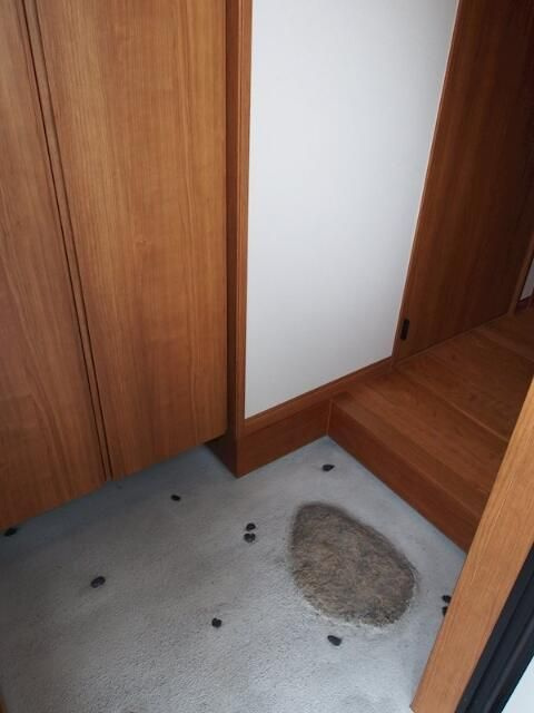 森田屋石亭　桐の玄関