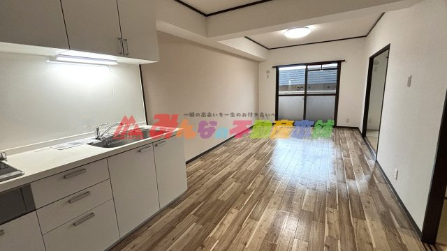 じゅうグランドマンション六ツ門の居間・リビング