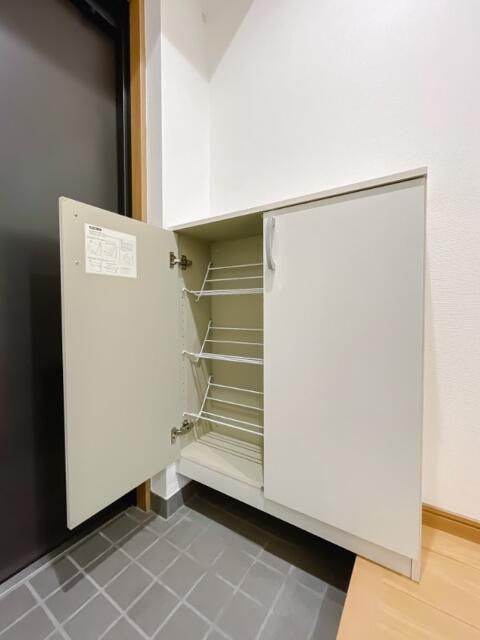 ラクラス菊名の玄関