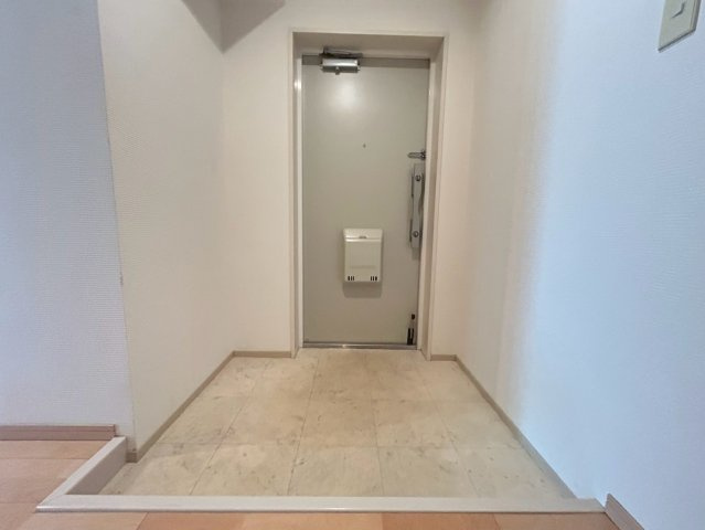 カーサソルーナⅠ番館の玄関