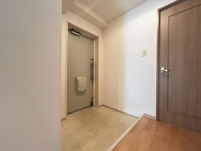 カーサソルーナⅠ番館の玄関