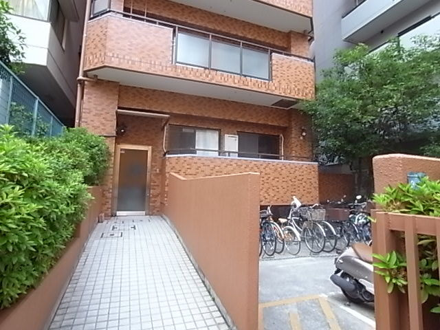 ライオンズマンション六甲口のエントランス