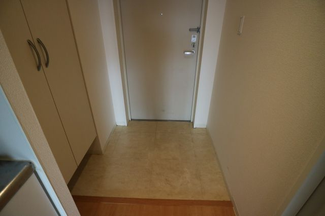 神戸市東灘区森北町３丁目の賃貸マンションの玄関