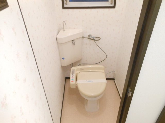 神戸市中央区中山手通２丁目の賃貸マンションのトイレ|退去予定のため、室内写真は別のお部屋です。