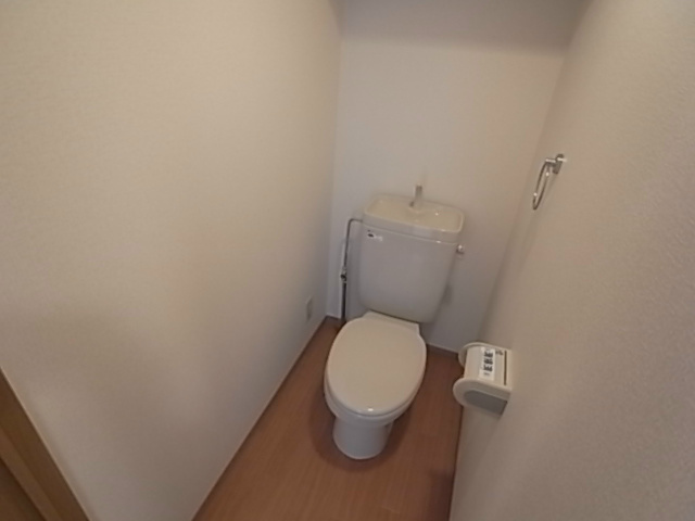 芦屋市津知町の賃貸マンションのトイレ