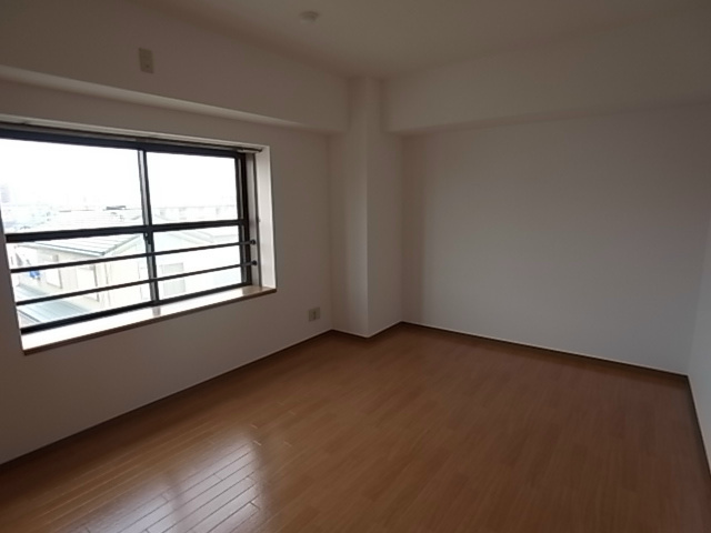 芦屋市津知町の賃貸マンションの居間・リビング