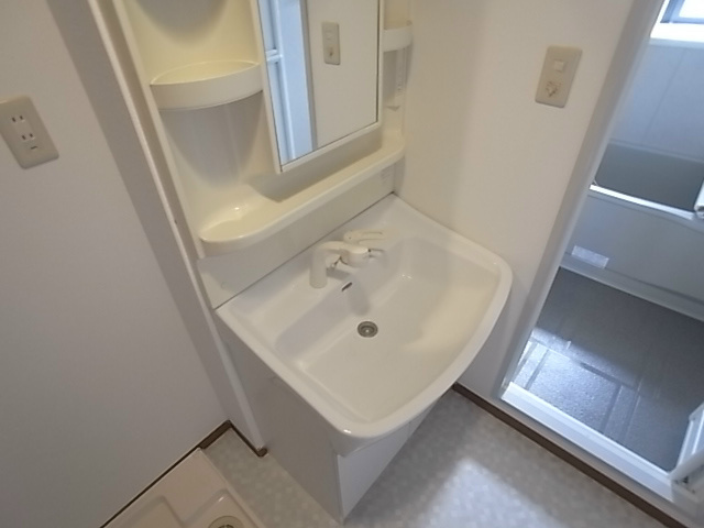 芦屋市津知町の賃貸マンションの洗面所