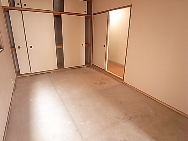 神戸市灘区楠丘町６丁目の賃貸マンションの居間・リビング
