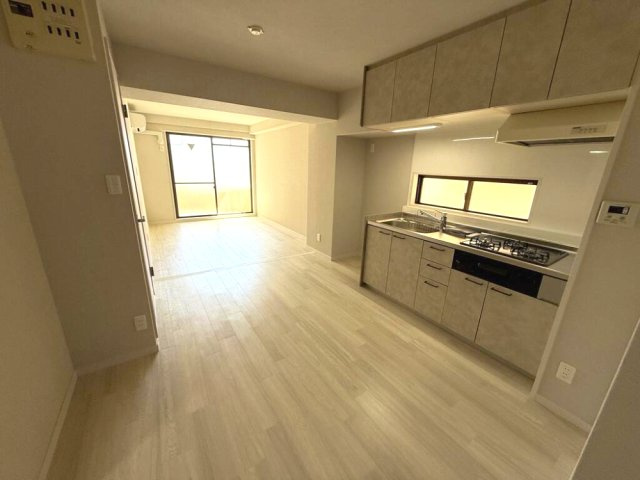 神戸市灘区篠原中町３丁目の賃貸マンションの居間・リビング