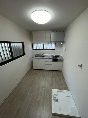 芦屋市呉川町のアパートの居間・リビング