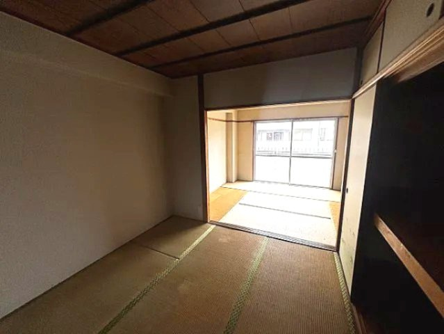 神戸市灘区徳井町５丁目の賃貸マンションの居間・リビング
