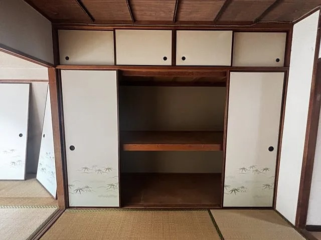 神戸市灘区徳井町５丁目の賃貸マンションの収納