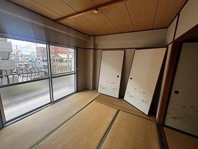 神戸市灘区徳井町５丁目の賃貸マンションの居間・リビング