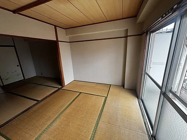 神戸市灘区徳井町５丁目の賃貸マンションの居間・リビング