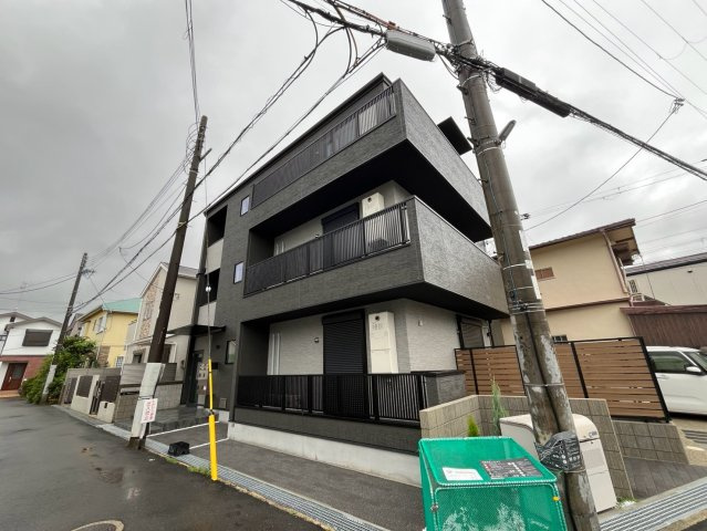 西宮市下大市西町のアパートの外観