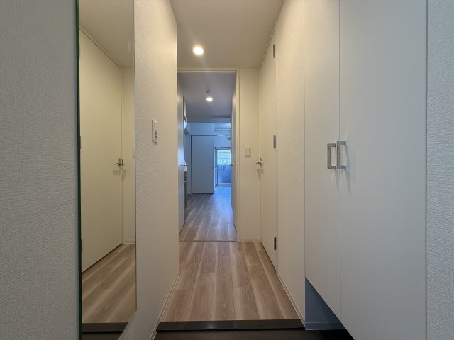 神戸市中央区下山手通８丁目の賃貸マンションの玄関