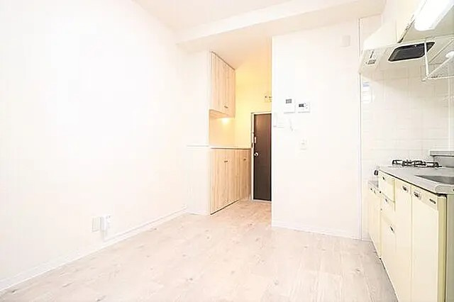 神戸市灘区天城通８丁目の賃貸マンションの居間・リビング