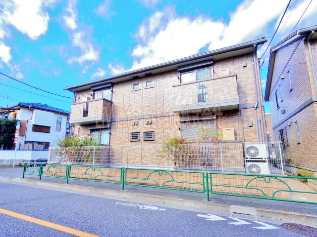 西東京市芝久保町３丁目のアパートの外観