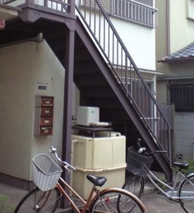 神谷コーポのエントランス