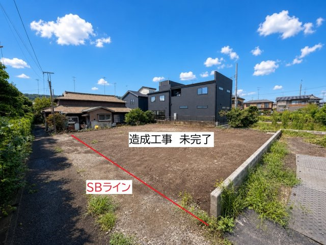 愛川町中津　建築条件なし売地の外観|北東側から撮影　真四角に近い整形地　建物設計の自由度が高い（建物計画にもよります）