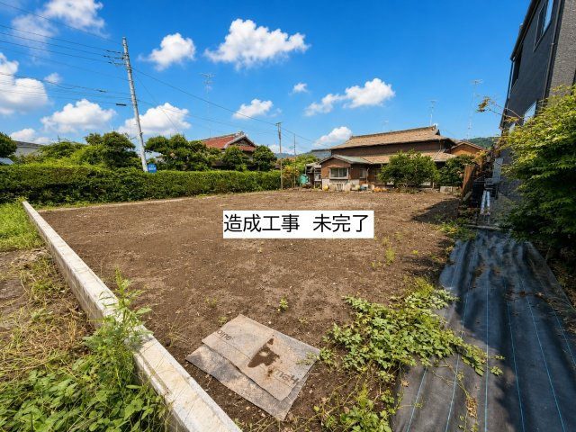 愛川町中津　建築条件なし売地の外観|北側から撮影　敷地境界ブロック施工前です　完成させてのお引渡し