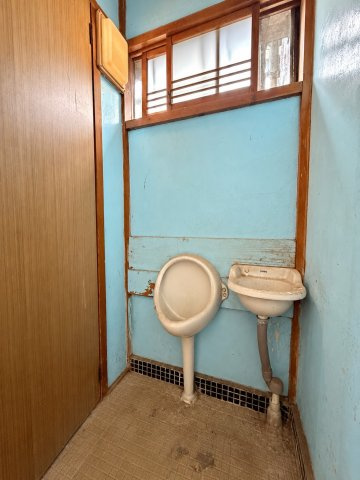 駅歩3分の平屋物件×家庭菜園可能な南庭付き　栃木市大塚町のトイレ