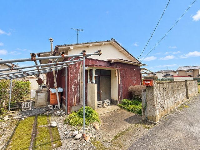 駅歩3分の平屋物件×家庭菜園可能な南庭付き　栃木市大塚町の外観