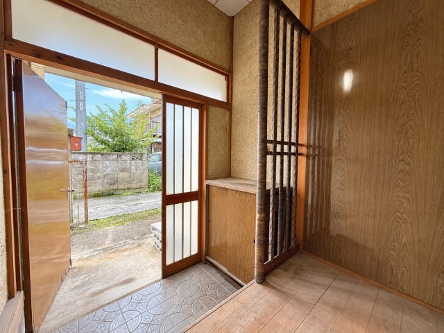 駅歩3分の平屋物件×家庭菜園可能な南庭付き　栃木市大塚町の玄関