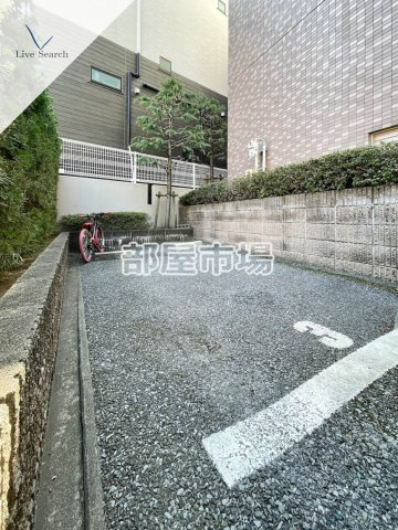 ルピナス本駒込の駐車場