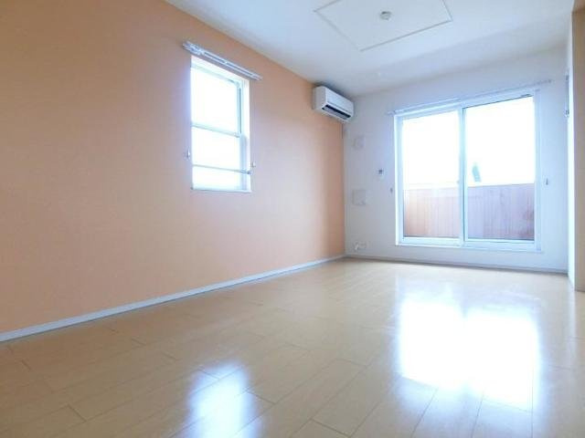 【居間・リビング】 | ブリーズⅡ・Ａ | 過ごしやすい室内です