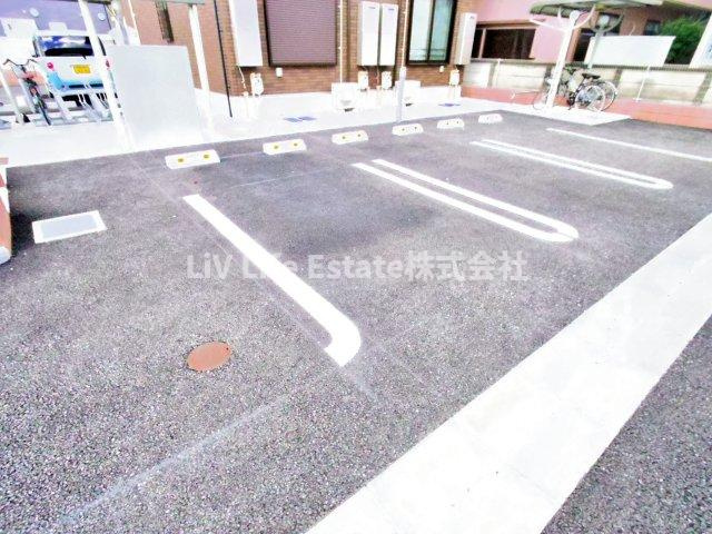 サンエレガントＢの駐車場