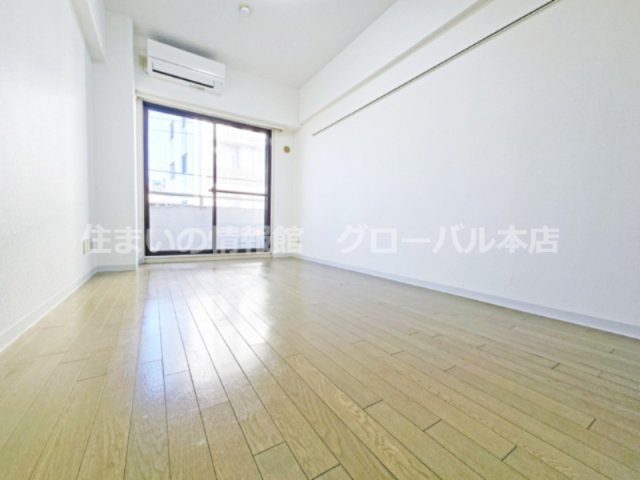 パレドール都立家政の洋室|明るい洋室です