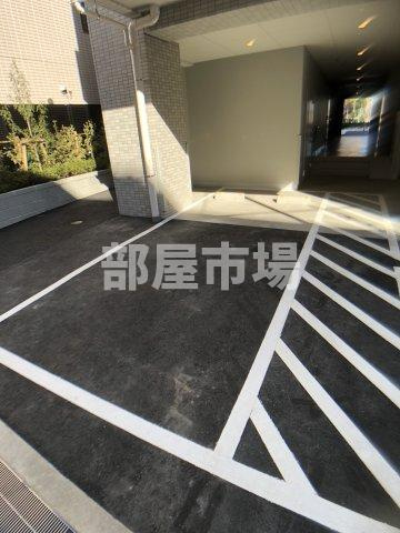 メイクスデザイン三ノ輪の駐車場