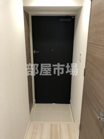 メイクスデザイン三ノ輪の玄関