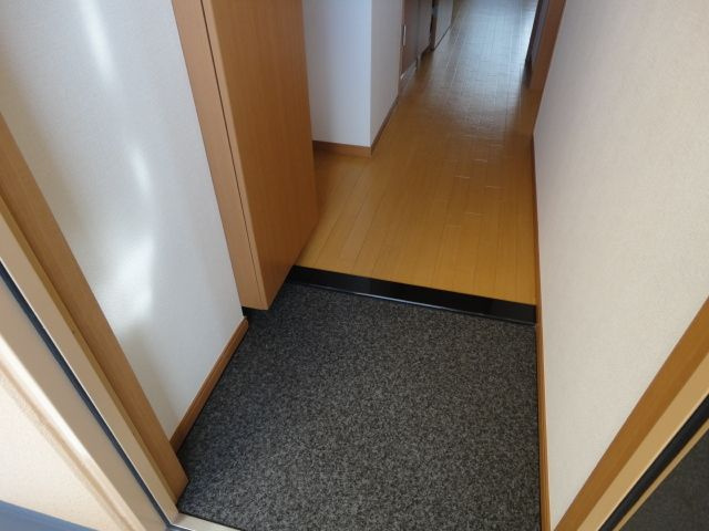 日向セントラルコートの玄関