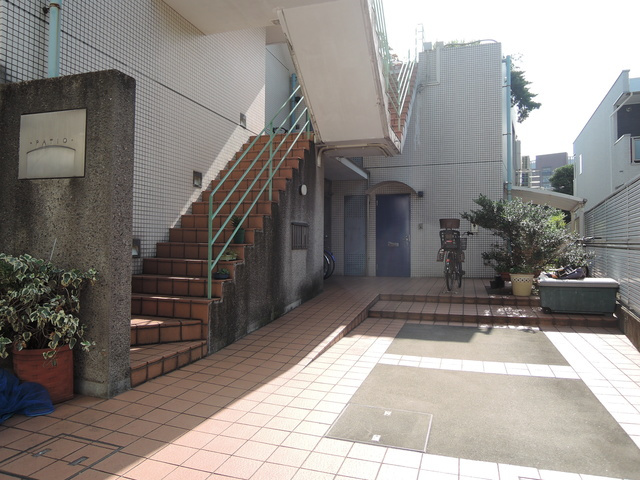 ＰＡＴＩＯのエントランス|★東側入口★